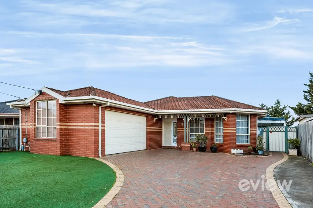 Spacious Family Home in Werribee!