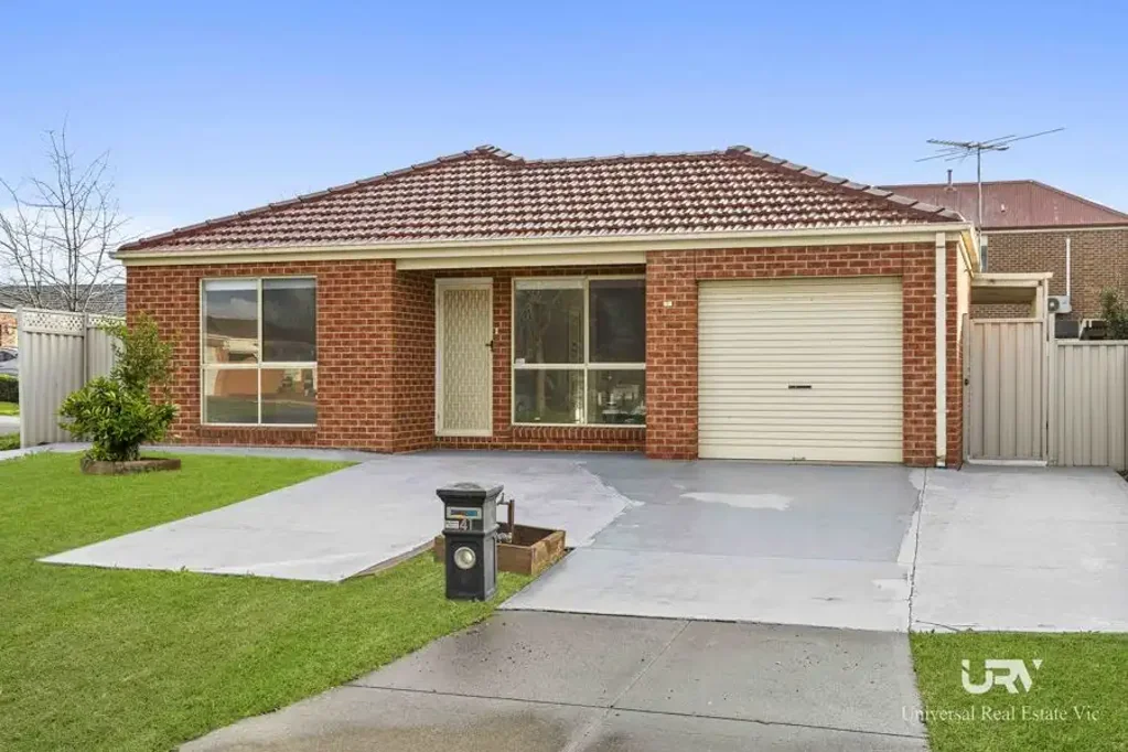 Comfortable 4 Bedroom Family Home !