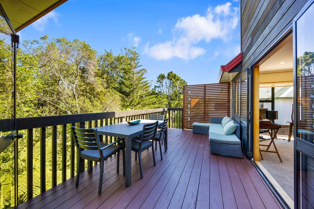 Meadowbank 3房  Classic Cedar, Timeless Appeal