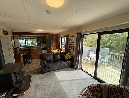 24 Main Road, Owaka, Clutha, 6 Bedrooms, 3 Bathrooms, House