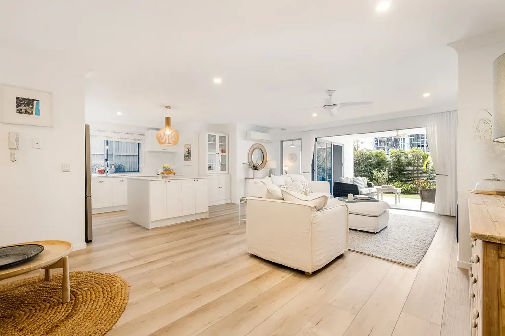Woody Point 3 Bedroom PERFECT COASTAL OASIS STEPS FROM THE BEACHFRONT!
