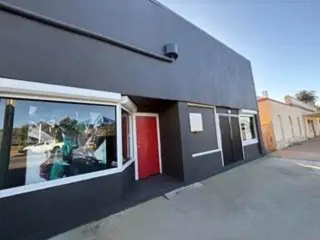 Broken Hill 5Phòng ngủ Unique Property in Broken Hill with B&B Potential