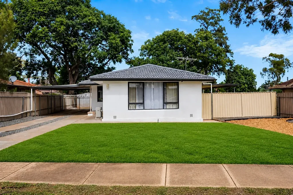 Freshly Updated Family Home in a Convenient Elizabeth Downs Location