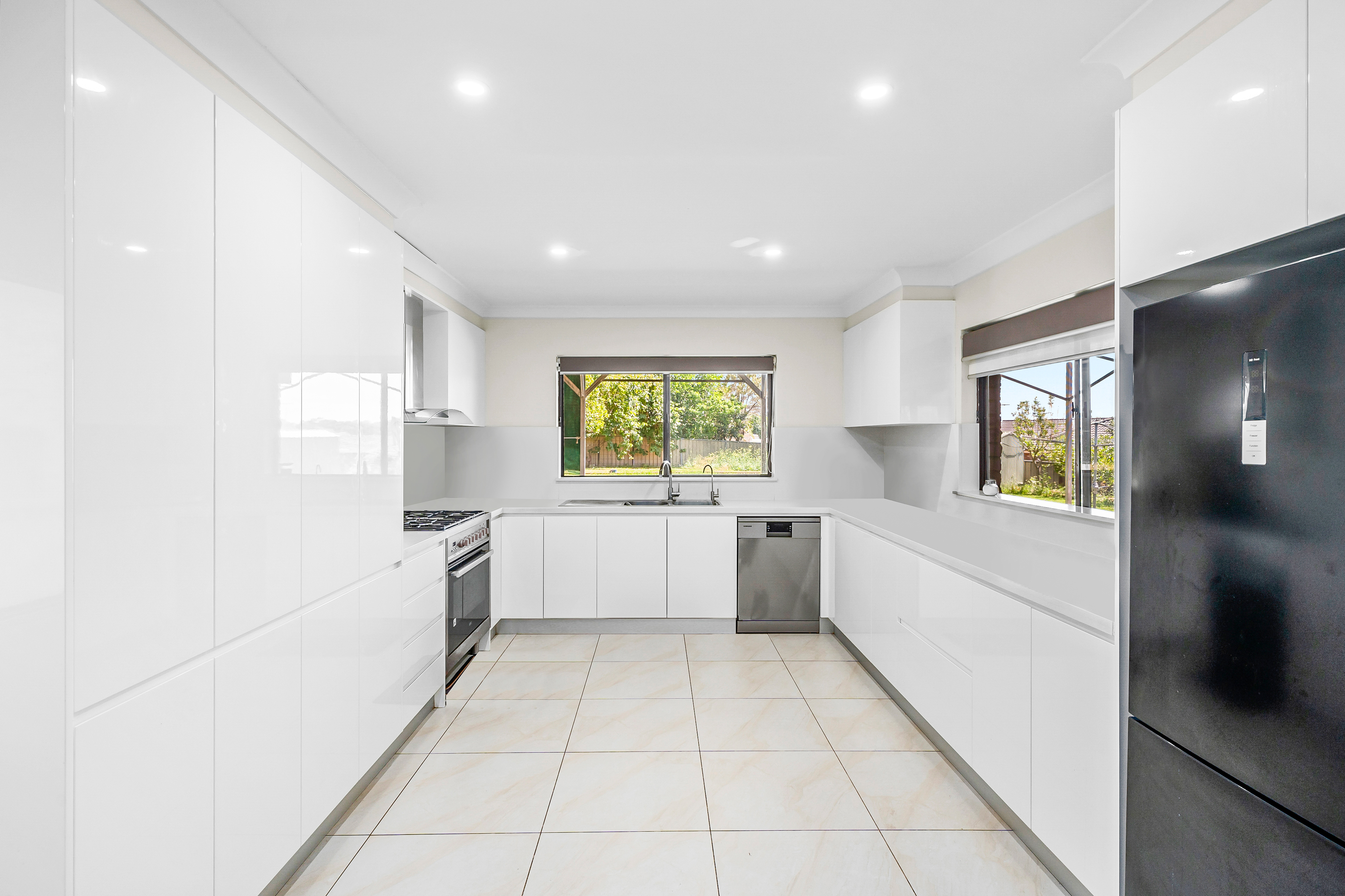 11 COONAWARRA ST, EDENSOR PARK NSW 2176, 0 rūma, 0 rūma horoi, House