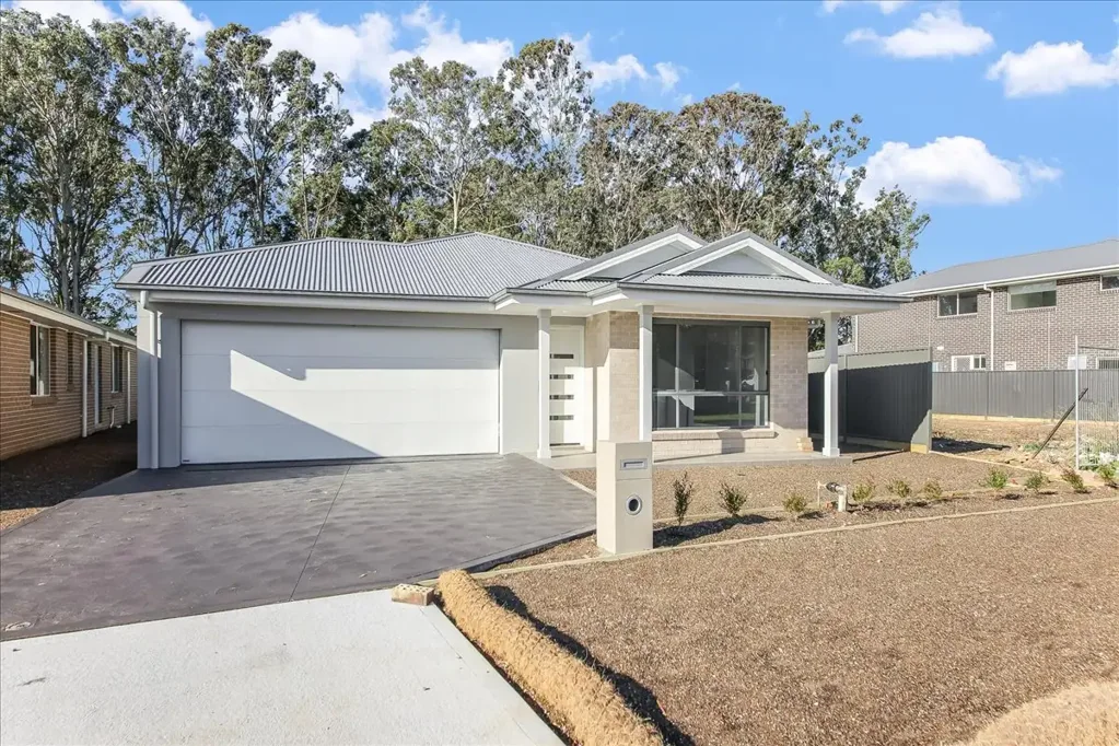 41 Burton Drive, Tahmoor, NSW 2573