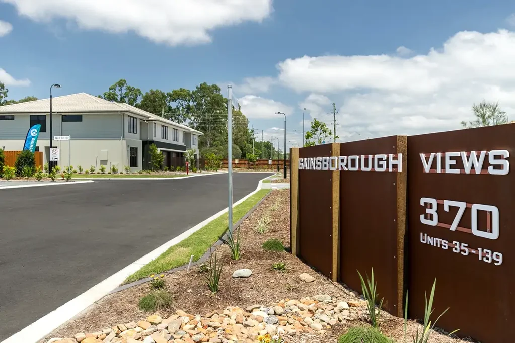 4 BEDROOM TOWNHOUSES FOR RENT