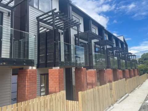 This well-maintained townhouse offers comfortable living with 2 spacious bedrooms.