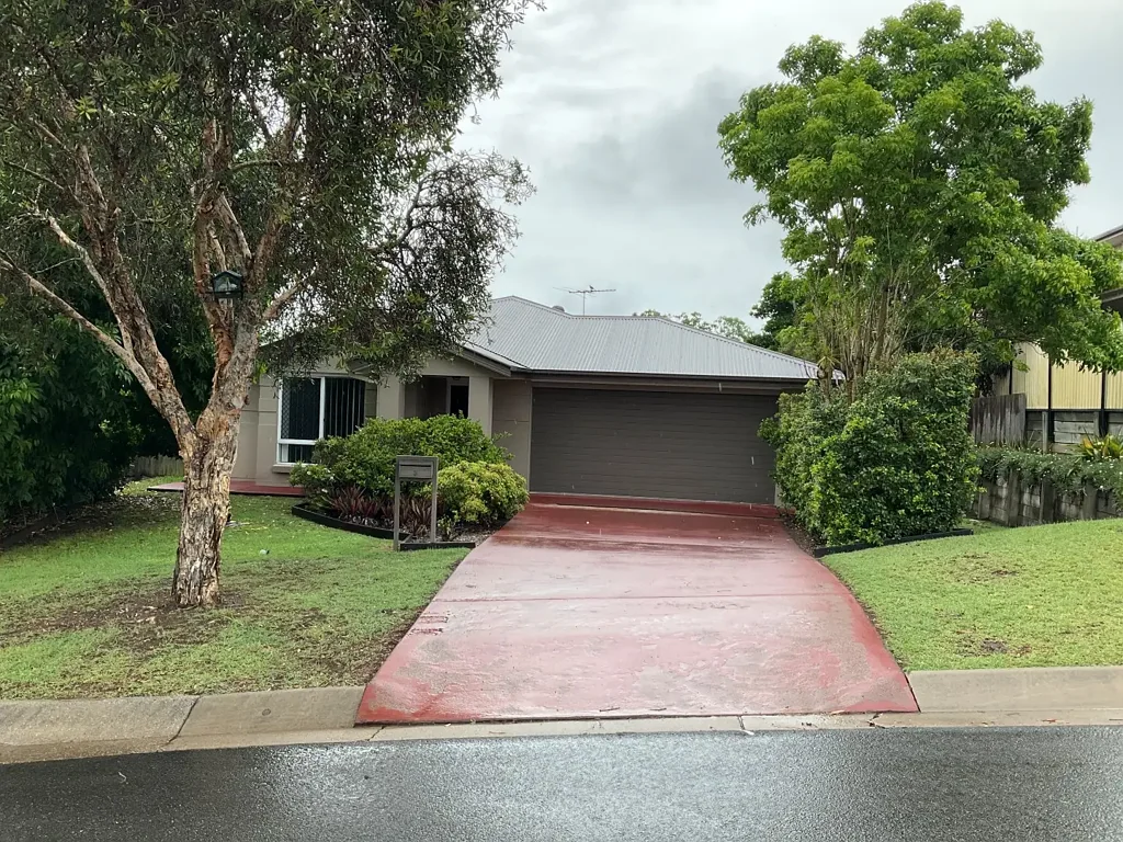 Flinders View 4房 低层砖房 885平米地块 四卧带套 开放厨房 双车位车库 邻近学校商圈 DHA Investment Opportunity in Flinders View