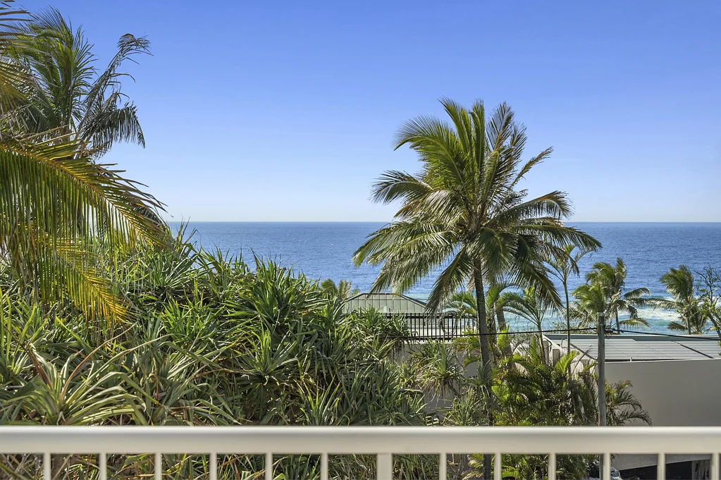 Sunshine Beach 2Kwarto Light-Filled Coastal Living with Ocean Views