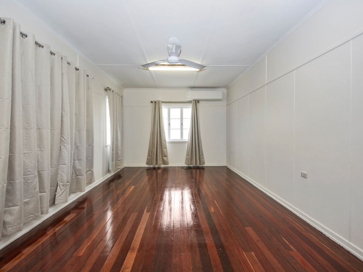 13 MACGREGOR ST, WOODEND QLD 4305, 0部屋, 0バスルーム, House