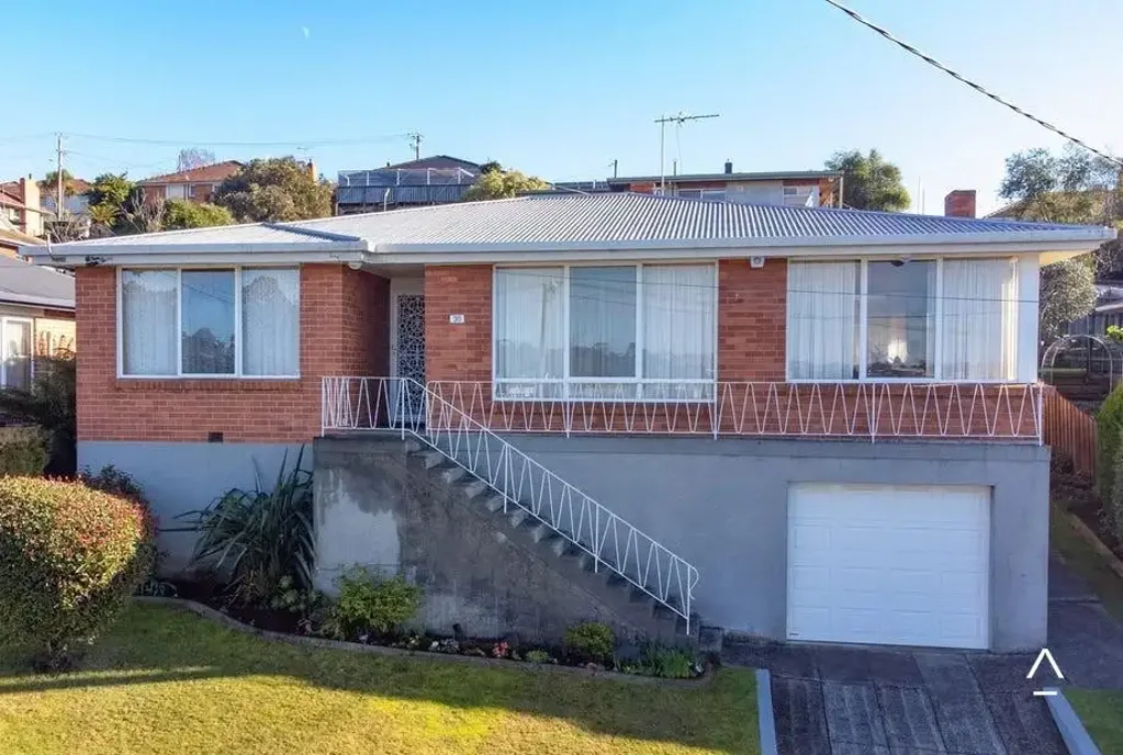 For Lease – Charming large 3 bedroom Family Home in Kings Meadows!