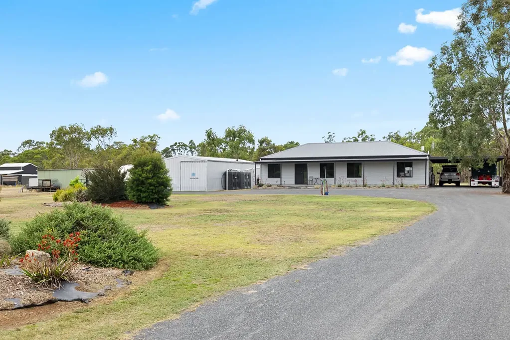 Great Western 3房  Contemporary Living with Generous Outdoor Living Space