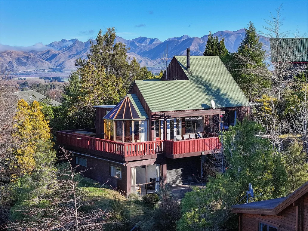 Hanmer Springs 4chambre Alpine living with mountain outlooks