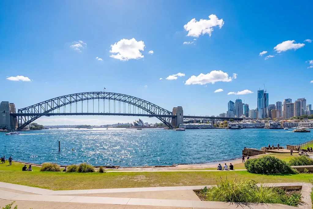 Mcmahons Point 2غرفة نوم Spectacular Waterfront Views with an Unbeatable Lifestyle !