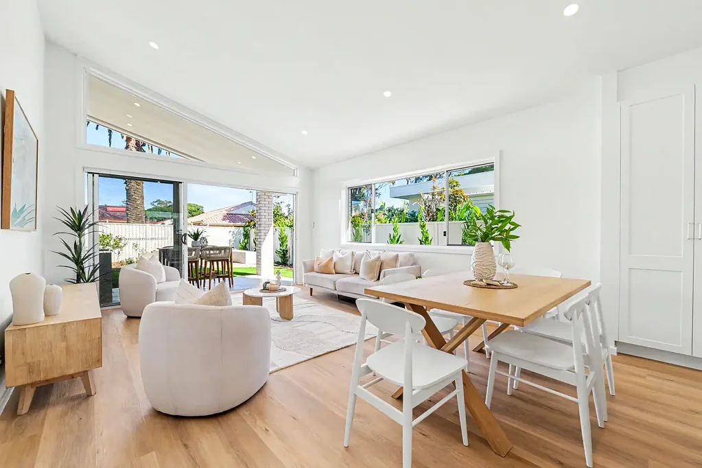 Long Jetty 3 Bedroom Don't miss out on this brand new duplex in a perfectly prime location!
