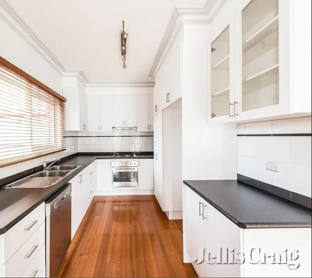 Light Filled 2 Bedroom, 2 Bathroom Villa