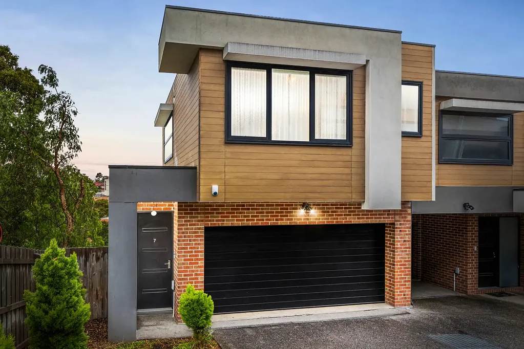 Pascoe Vale 3침실 Boutique Living Beside the Reserve