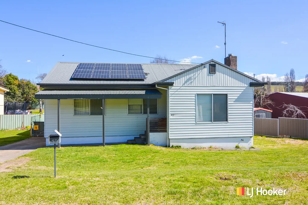 42 Stewart Street, Lithgow, NSW 2790