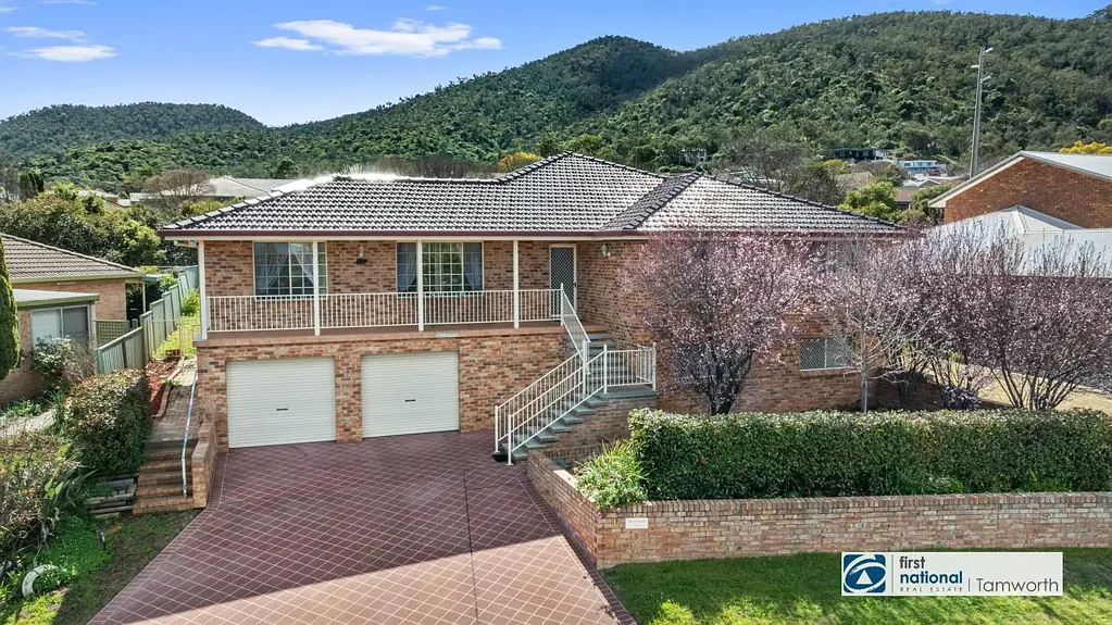 Tamworth 4ਬੈੱਡਰੂਮ EAST TAMWORTH – Be Quick! Spacious 4 or 5 Bedroom Family Hom