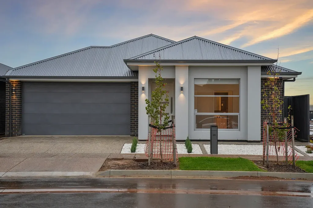 A Spectaculor Entrance!