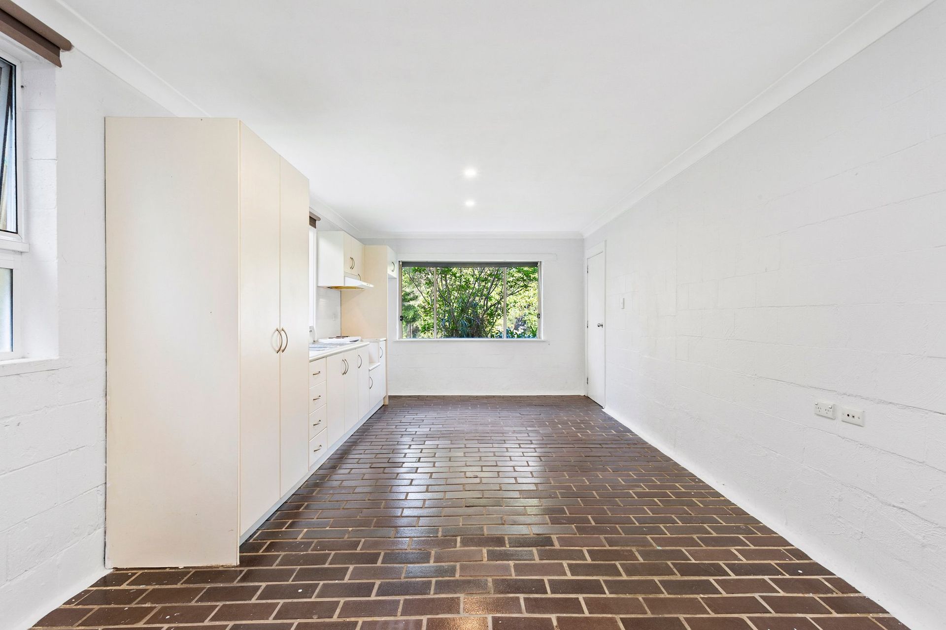 UNIT 1B 20 WARRIEWOOD RD, WARRIEWOOD NSW 2102, 0房, 0浴, Studio