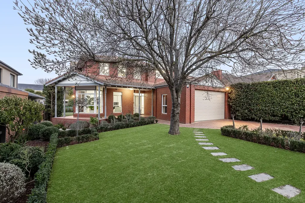 Balwyn 4ਬੈੱਡਰੂਮ A Family Jewel Where You Can Stroll to Balwyn High