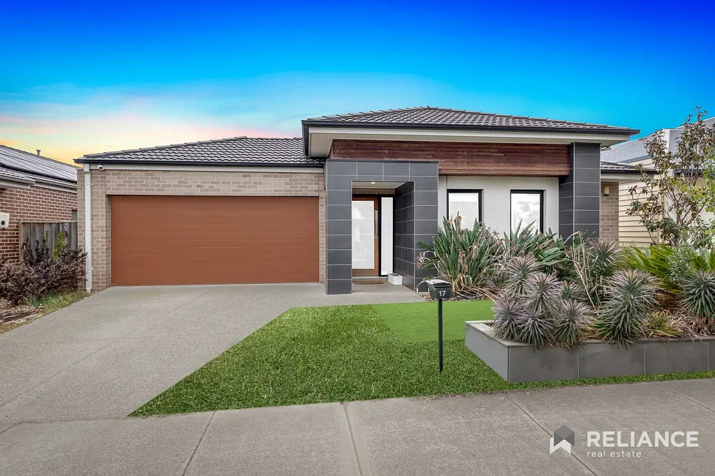Werribee 4Zimmer 🌟 EX-DISPLAY HOME PERFECTION | 3 LIVING AREAS | EAST FACING | HARPLEY ESTATE GEM!