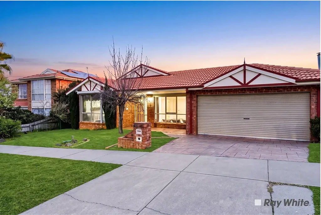 Narre Warren 4ਬੈੱਡਰੂਮ Comfortable Family Living with Generous Outdoor Appeal