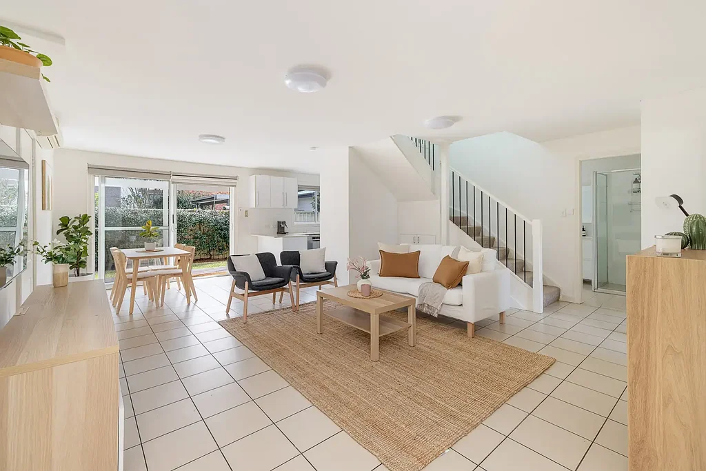 Gladesville 4Zimmer Contemporary garden townhouse with sun-lit outdoor living