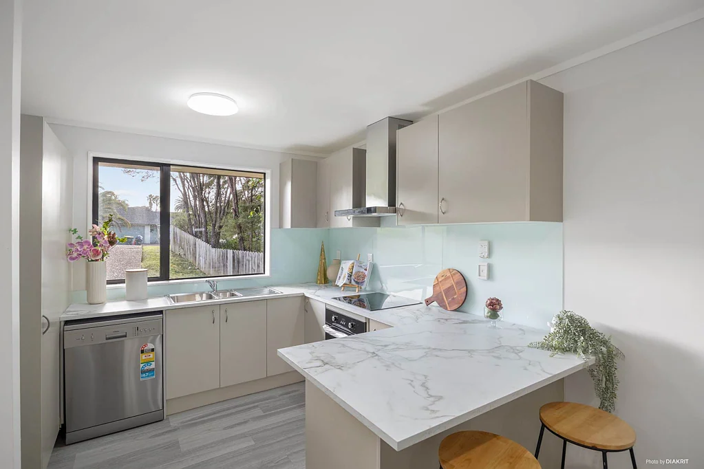Henderson 4chambre Price Dropped further to sell now