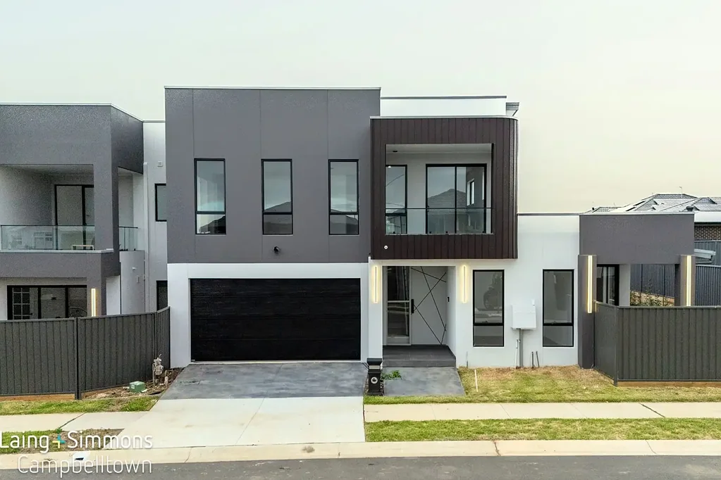 11 Solomon Street, Campbelltown, NSW 2560