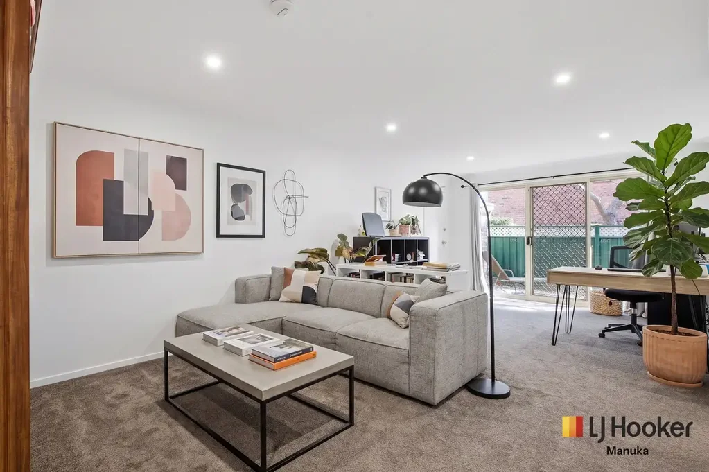 Narrabundah 2Kwarto A Rare Courtyard Apartment with Golf Course Views