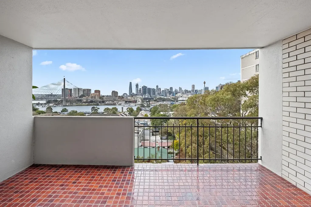 A New York warehouse flavour but with breath taking city and bay views of Sydney