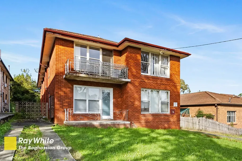 DEPOSIT TAKEN - Renovated Unit in Great Location