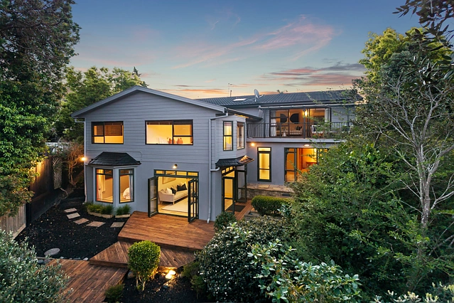 2/46 Matipo Road, Mairangi Bay, North Shore City