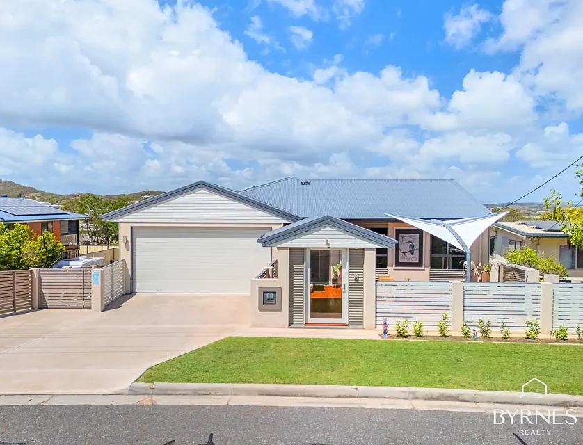 11 Watt Street, West Gladstone, QLD 4680, 5 slaapkamers, 3 badkamers, House