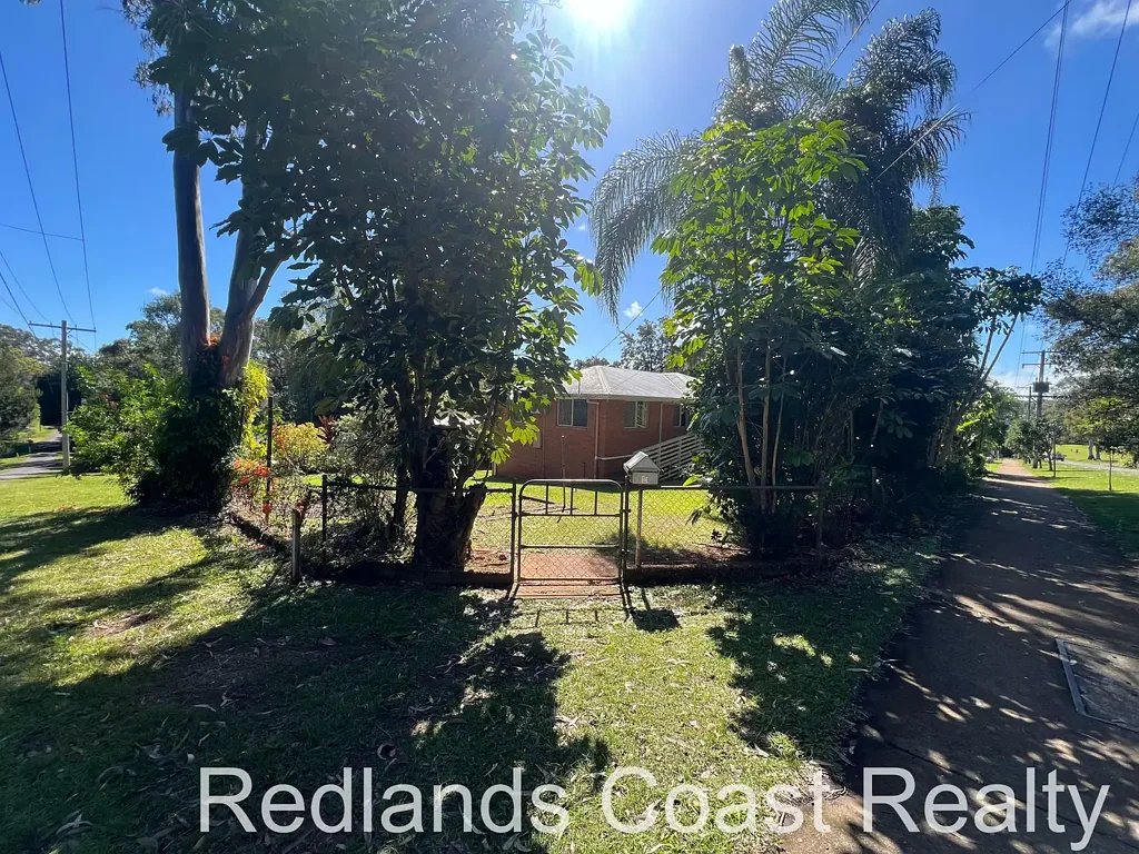 Beautiful 3 Bedroom High set Brick Home