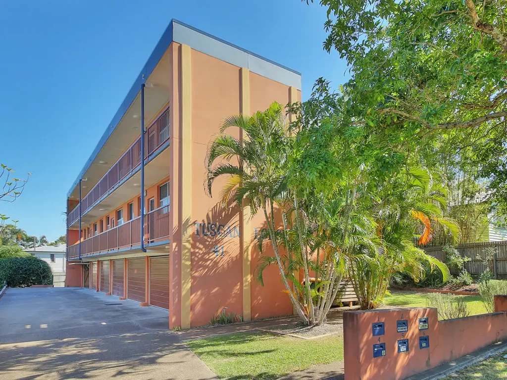 Modern 2 Bedroom Unit in Handy Fairfield Location