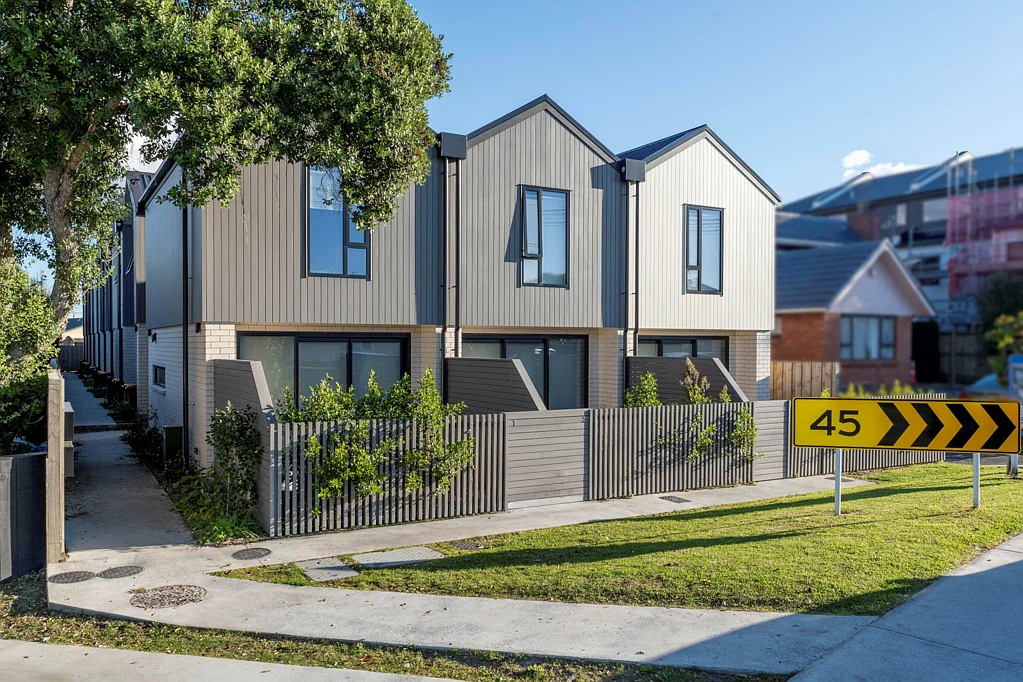 Te Atatu Peninsula 2房  Perfect Entry-Level Opportunity