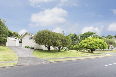 Corner site family home