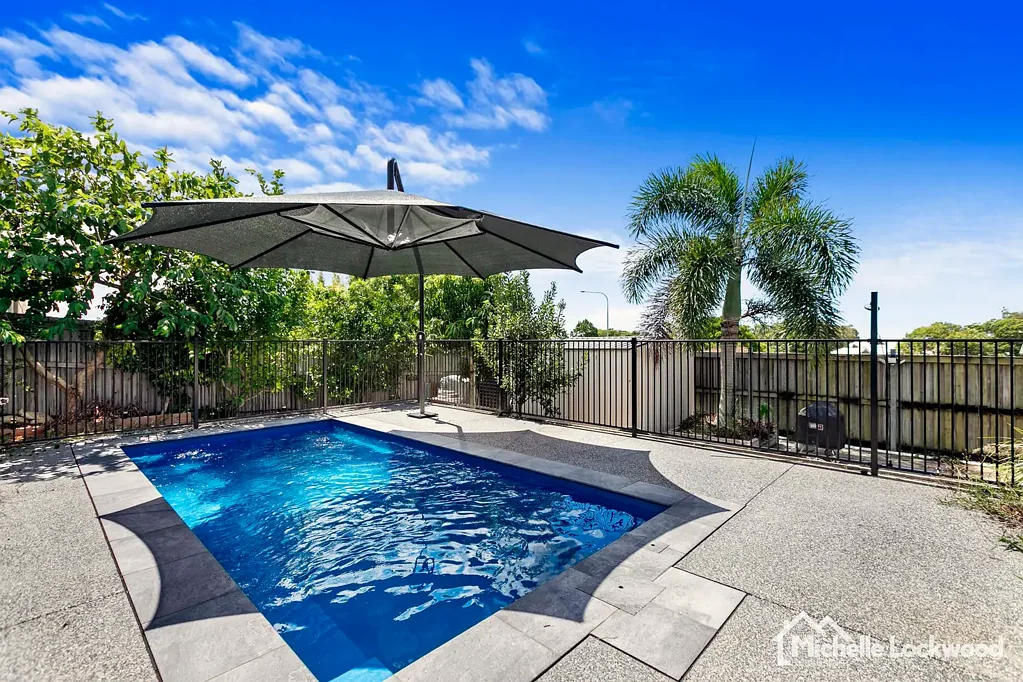 16 Bronte Place, Urraween, QLD 4655
