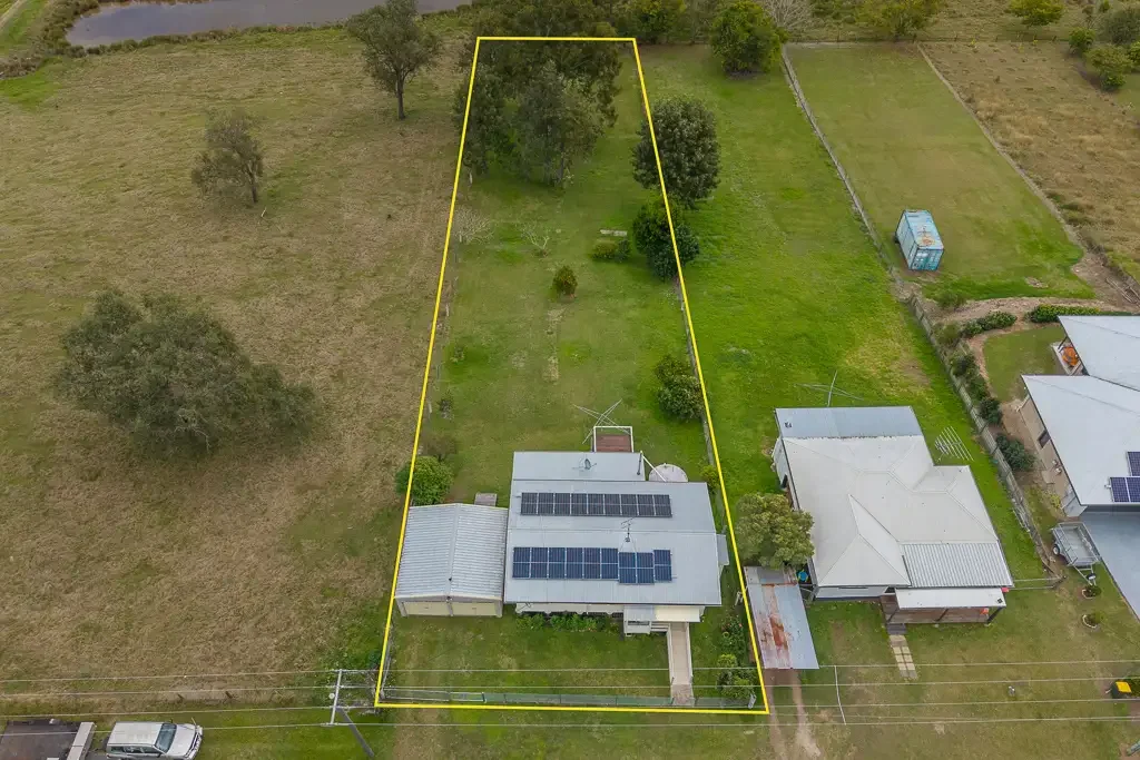 Kilcoy 1,983m² Block + Powered Double Shed + Classic Character
