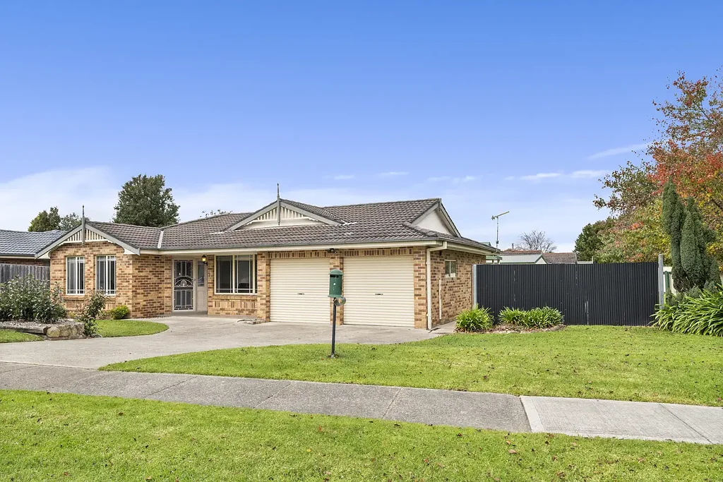 Bowral 4 Bedroom Spacious Family Living, on a Rare Corner Block
