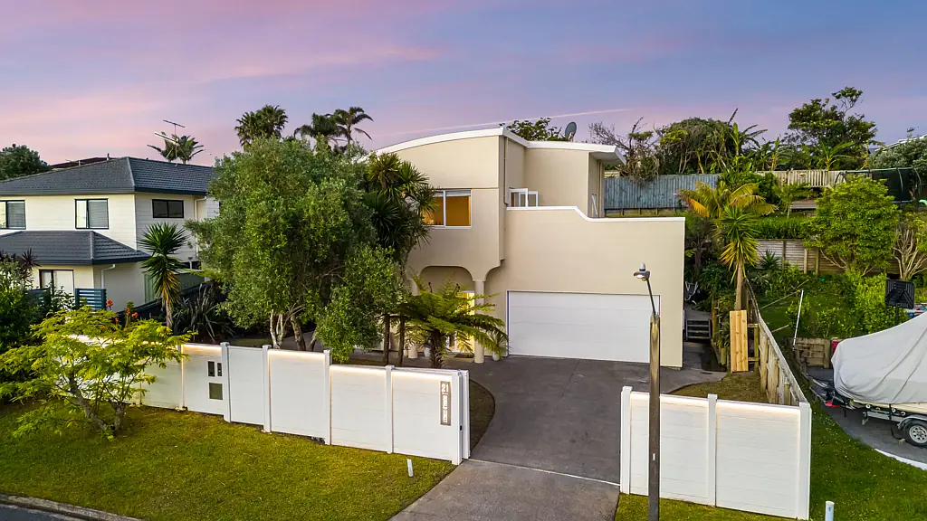21 Donald Street, Stanmore Bay, Rodney, Auckland