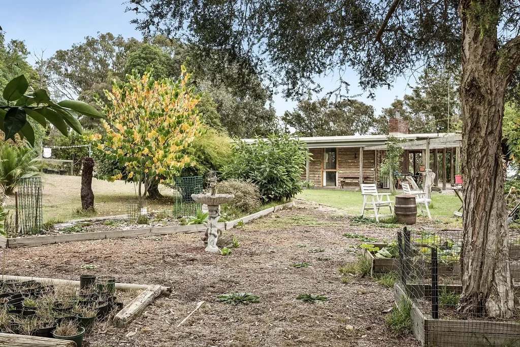 Drysdale 3 Bedroom Comfortable Retreat amongst 2-acres of Land- Private inspections only!