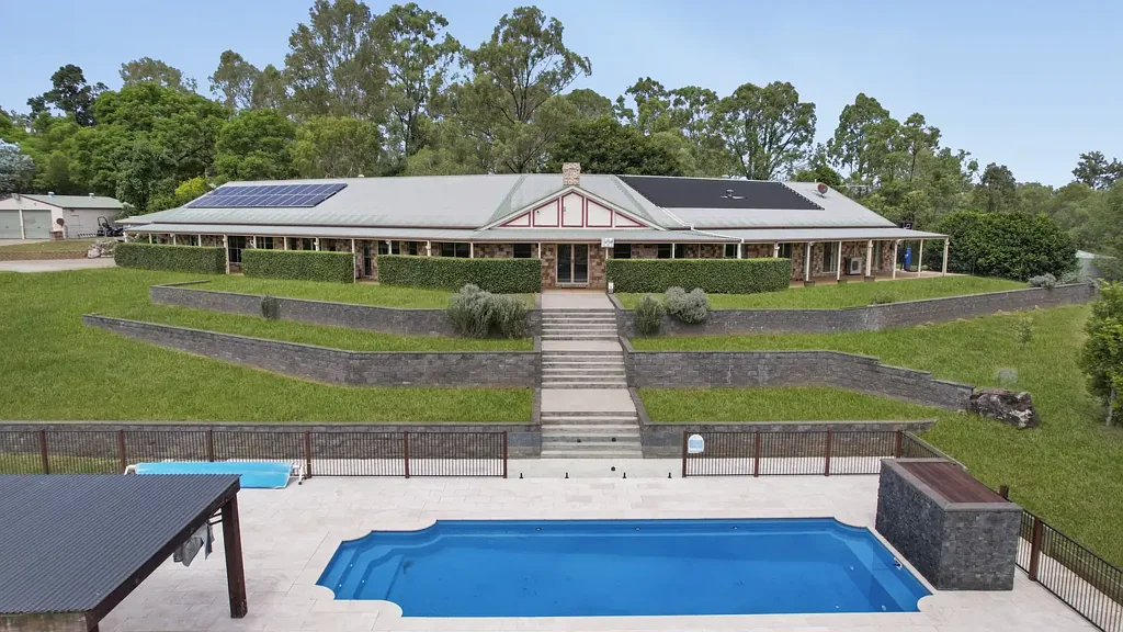 Gleneagle 9બેડરૂમ Grand Scenic Rim Estate with Panoramic Views & Dual Living