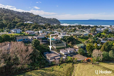 Private North-End Retreat Just Moments from Waihi Beach