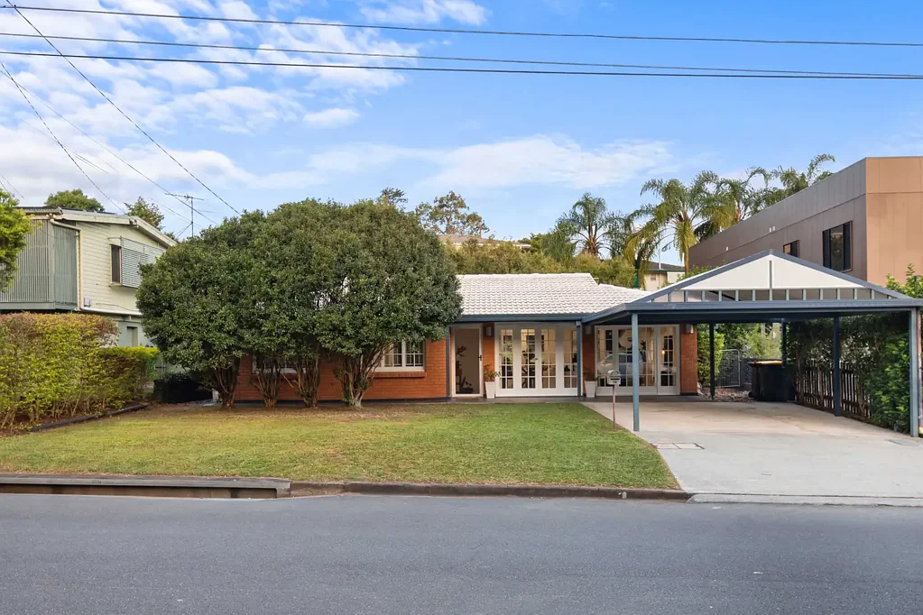 Indooroopilly 3 Bedroom Low-Set Brick Opportunity in Indooroopilly’s Premier Pocket