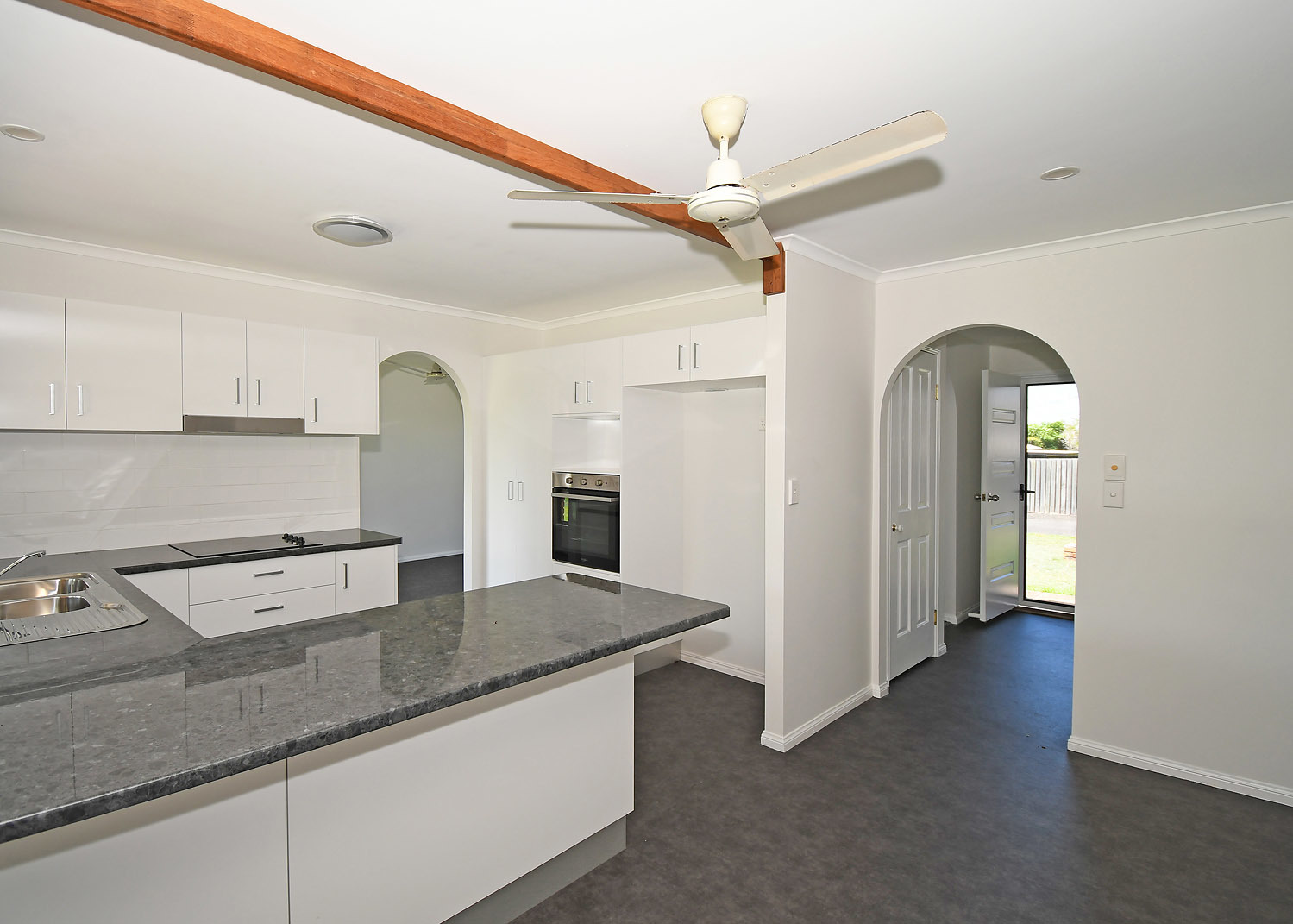 21 POLSON ST, POINT VERNON QLD 4655, 0 Kuwarto, 0 Banyo, House