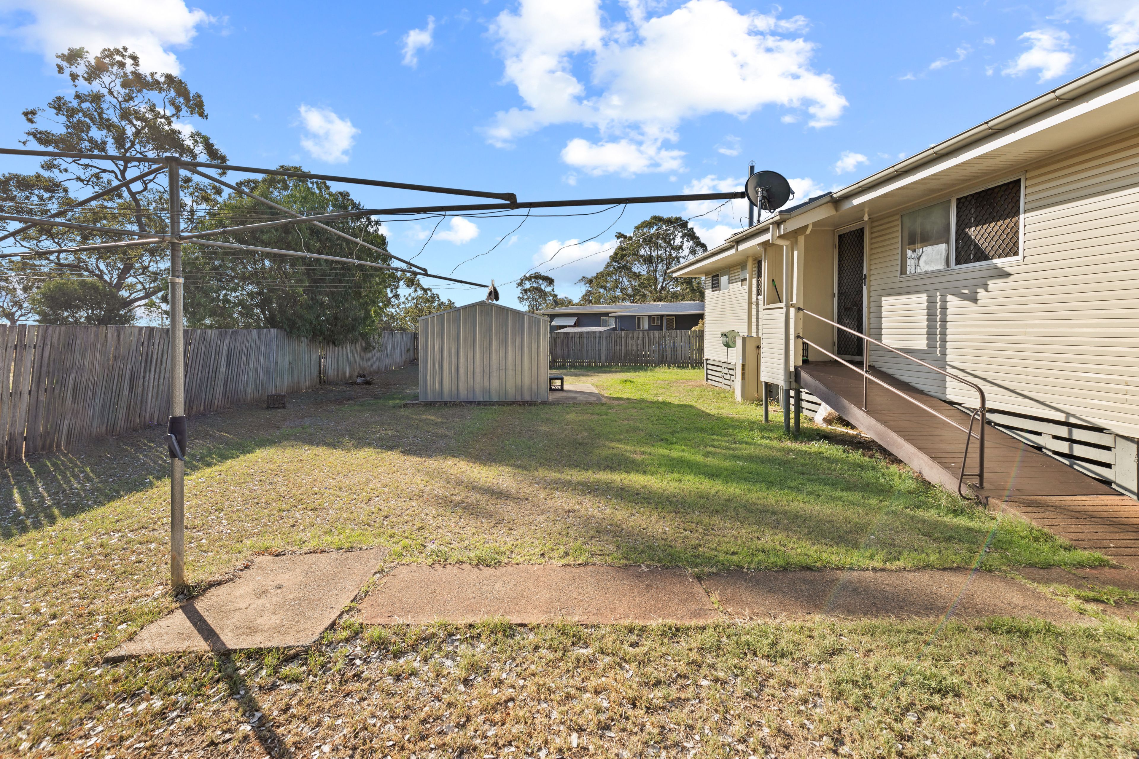 37 MILLIGAN ST, OAKEY QLD 4401, 0 habitaciones, 0 baños, House